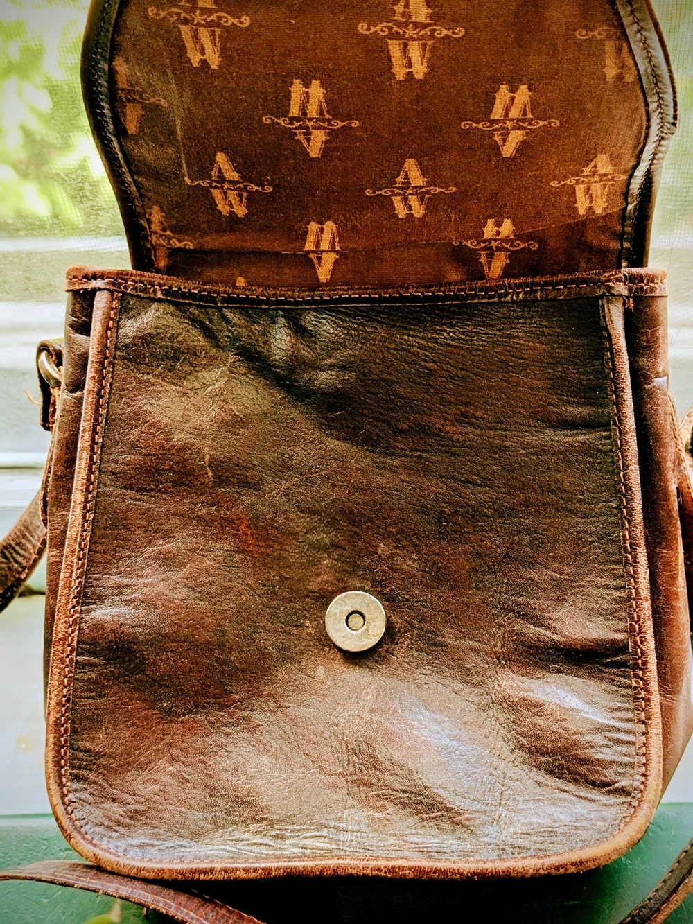 Vintage American West Hand-Tooled Leather Crossbody Bag - Picture 2 of 4